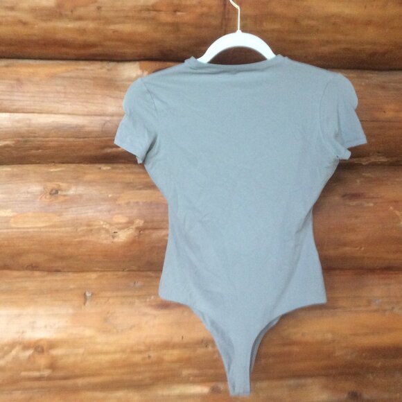PUMIEY Smoke Cloud Pro Elephant Gray Crew Neck Short Sleeve Bodysuit Size XS - Picture 2 of 3